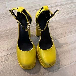 Heels yellow